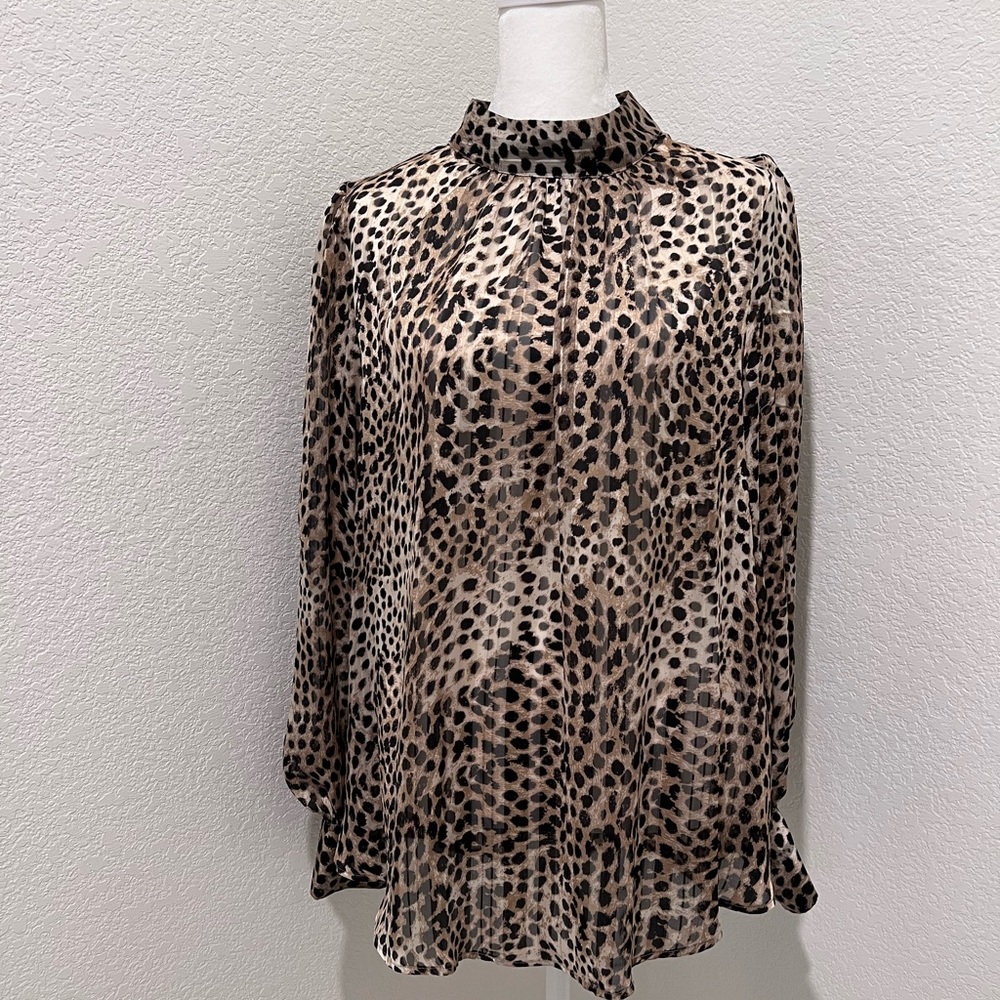 H&M Leopard top - Picture 3 of 9